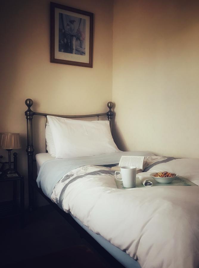 Mcmahon Guesthouse Listowel Exteriör bild