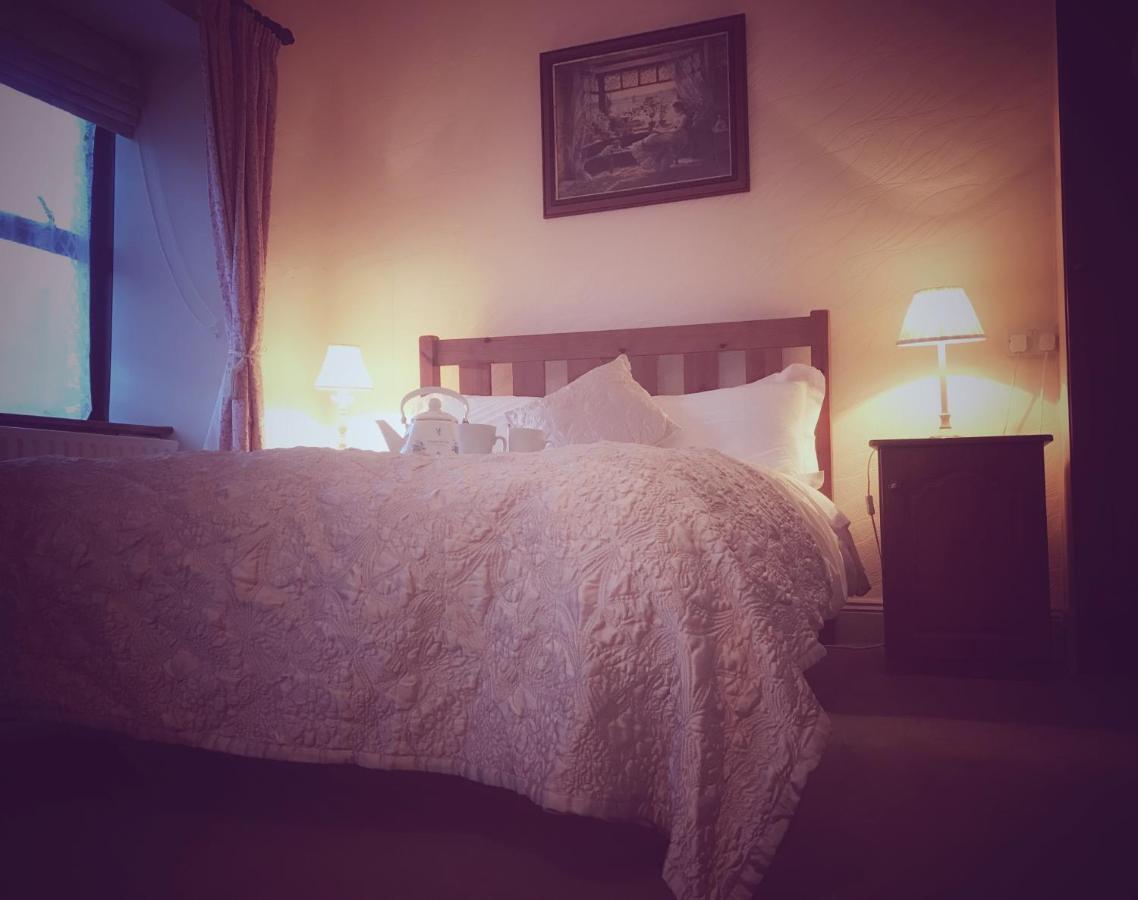 Mcmahon Guesthouse Listowel Exteriör bild
